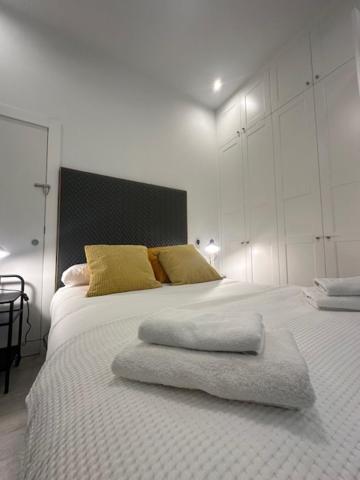 Casa De Huespedes Almirante Apartment *