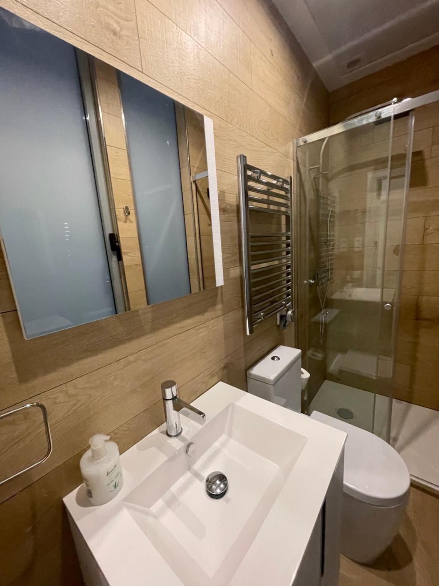 Casa De Huespedes Almirante Apartment Madrid